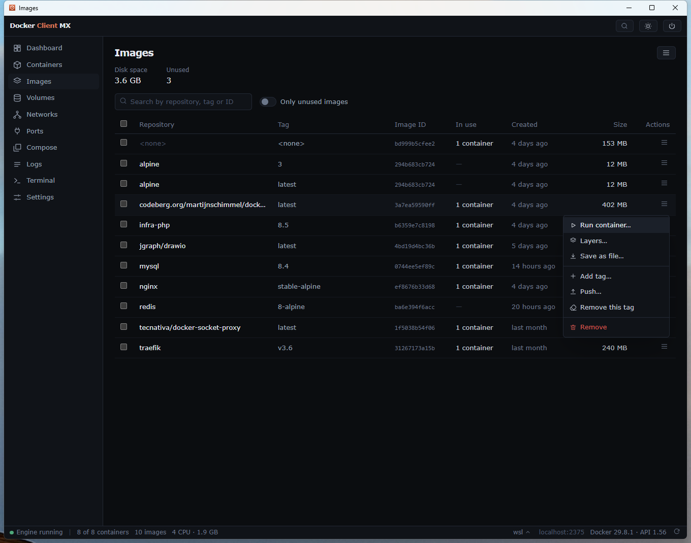Screenshot: Pulling an image, layer by layer.